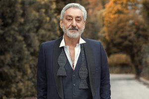 آهنگ توی تنهایی یک دشت بزرگ ابی آهنگ توی تنهایی یک دشت بزرگ ابی