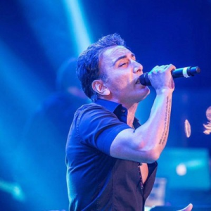 آهنگ شادمهر عقیلی تجربه کن
